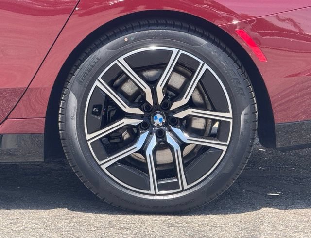 Used 2026 BMW 740i xDrive AWD/4WD image 3