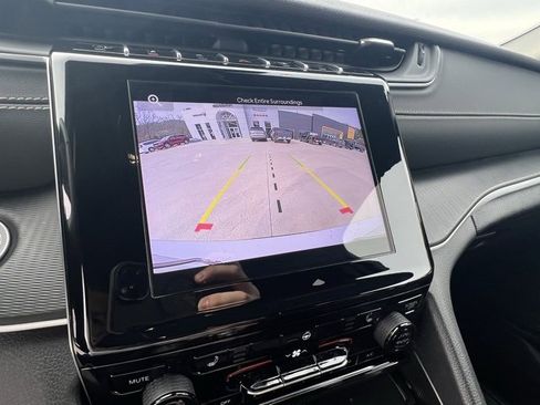 Used 2024 Jeep Grand Cherokee L Altitude image 18