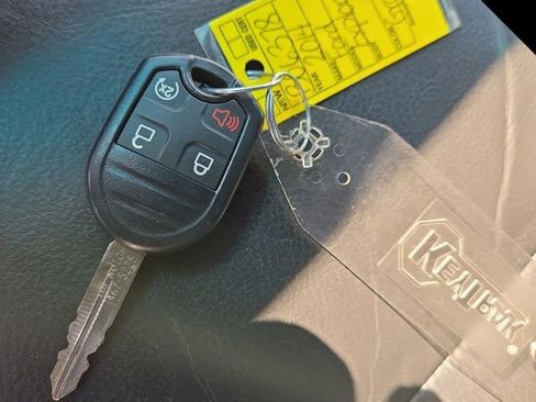 Used 2014 Ford Explorer XLT w/ Equipment Group 202A image 29