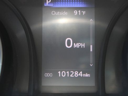 Used 2018 Toyota Camry SE FWD image 21