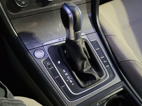 Used 2016 Volkswagen e-Golf SEL Premium image 14