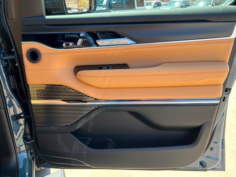 New 2026 Jeep Grand Wagoneer Summit AWD/4WD image 24