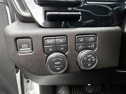 Used 2024 Chevrolet Silverado 1500 LTZ w/ Technology Package image 15