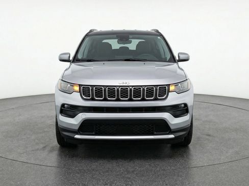 Used 2025 Jeep Compass Limited AWD/4WD image 2