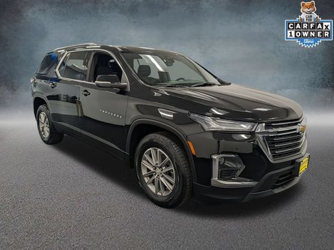 Used 2023 Chevrolet Traverse LT FWD image 3