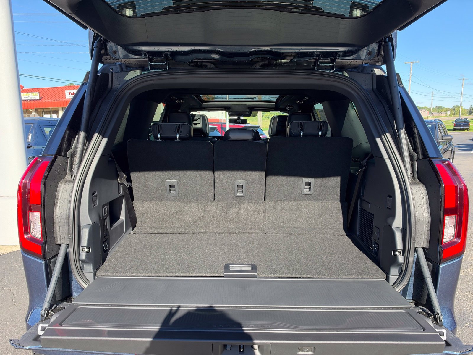 New 2027 Ford Expedition Platinum w/ Stealth Performance Package AWD/4WD image 32