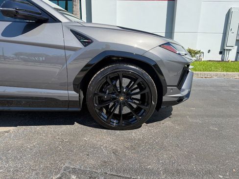 Used 2024 Lamborghini Urus S image 3