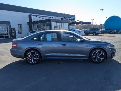 Used 2020 Volkswagen Passat 2.0T R-Line image 2