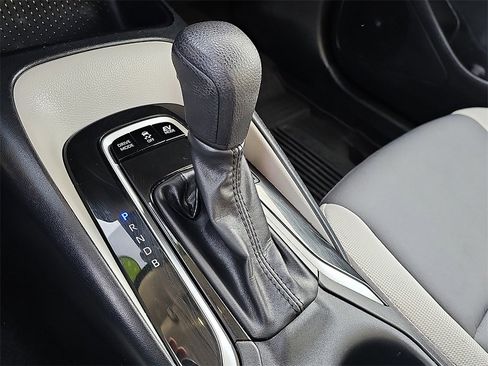 Used 2025 Toyota Corolla LE image 15