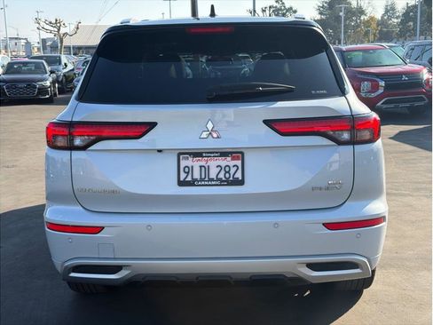 Used 2024 Mitsubishi Outlander SEL image 6