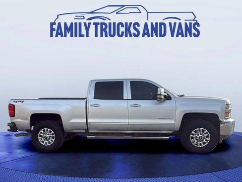 Used 2018 Chevrolet Silverado 2500 LT AWD/4WD image 5