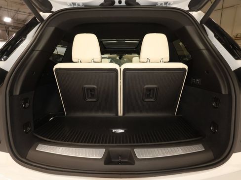 Used 2024 Cadillac XT6 Sport w/ LPO, Floor Liner Package AWD/4WD image 24