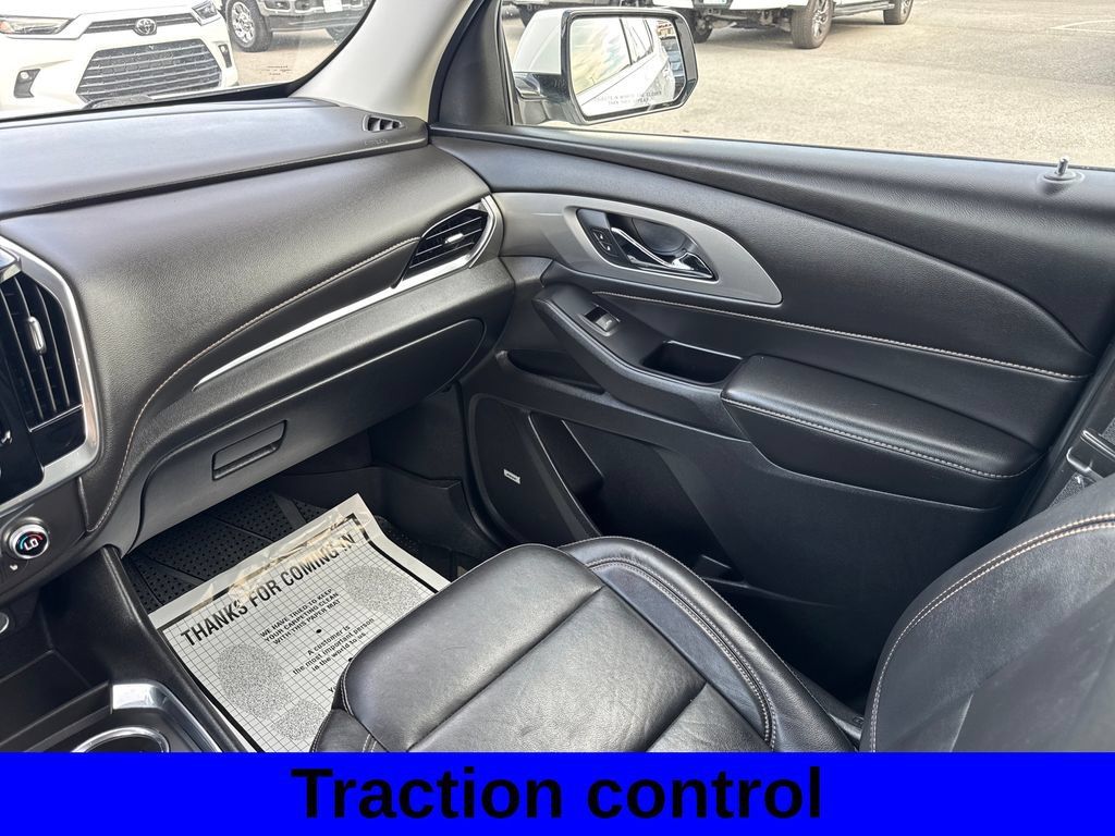 Used 2019 Chevrolet Traverse LT w/ LT Premium Package AWD/4WD image 12