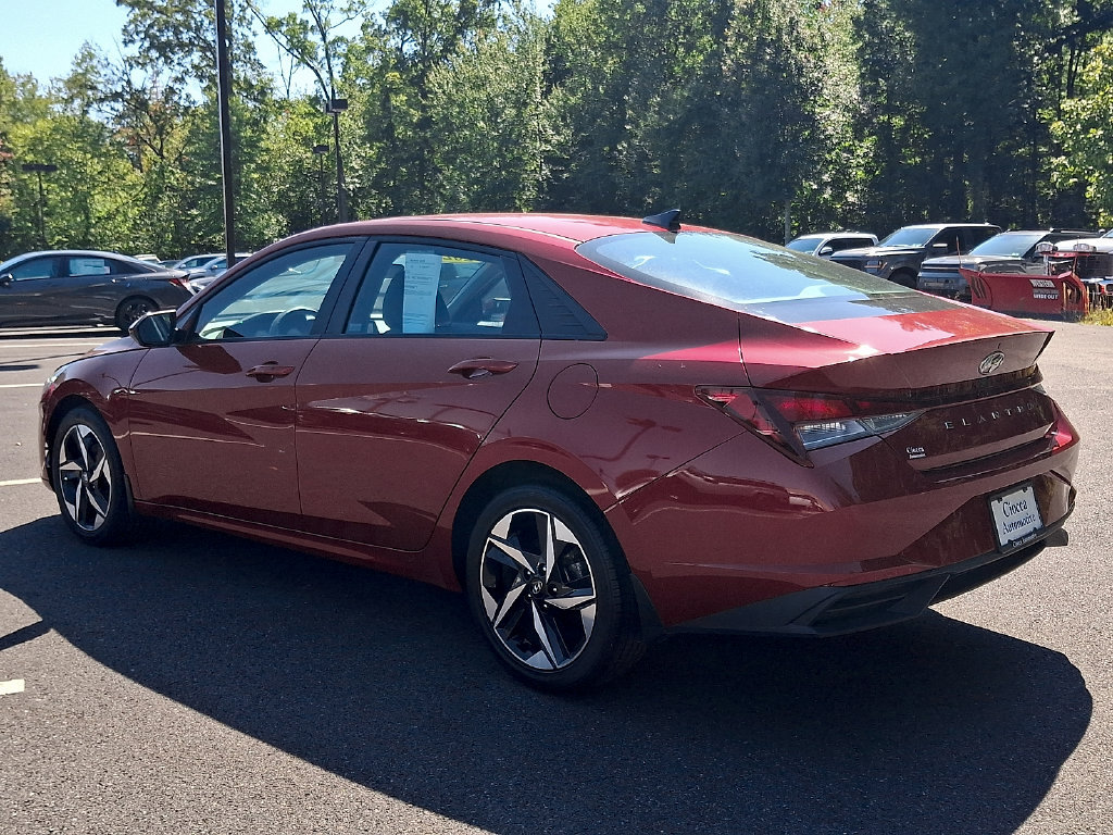 Used 2023 Hyundai Elantra SEL w/ Convenience Package FWD image 7