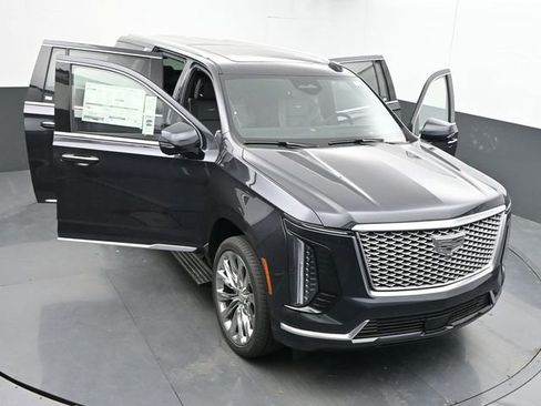 New 2026 Cadillac Escalade ESV Luxury w/ LPO, Radiant Package AWD/4WD image 56