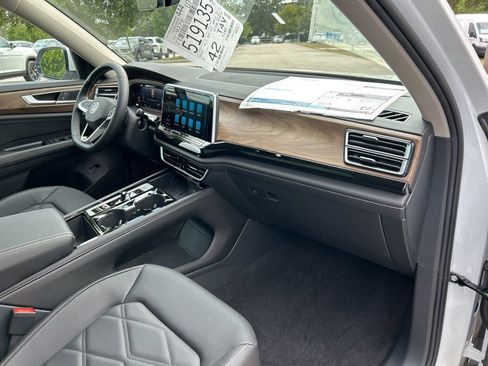 New 2026 Volkswagen Atlas SE image 44