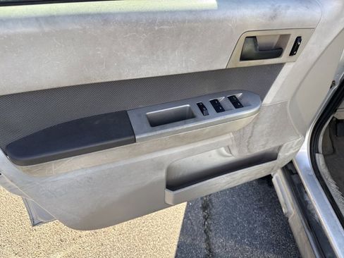 Used 2009 Ford Escape 2WD Hybrid image 12