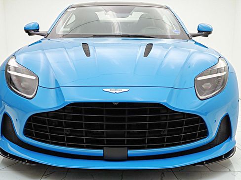 Used 2024 Aston Martin DB12 Coupe RWD image 23
