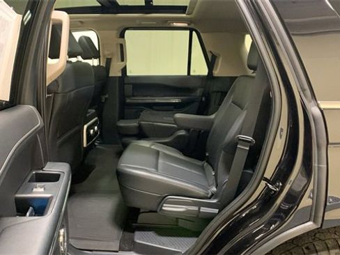 Used 2023 Ford Expedition XLT image 24