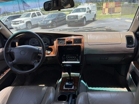 Used 2000 Toyota 4Runner Limited RWD image 15