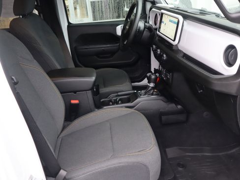 Used 2025 Jeep Gladiator Sport image 35