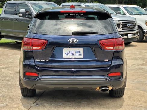 Used 2020 Kia Sorento LX AWD/4WD image 5