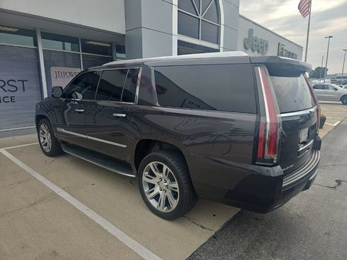 Used 2016 Cadillac Escalade ESV Luxury AWD/4WD image 6