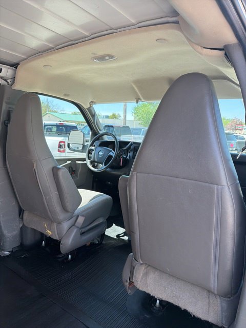 Used 2016 Chevrolet Express 2500 Extended RWD image 22