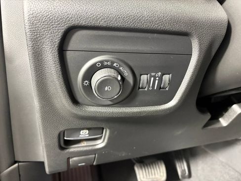 Used 2026 Jeep Grand Cherokee Limited w/ Limited Altitude Package AWD/4WD image 14