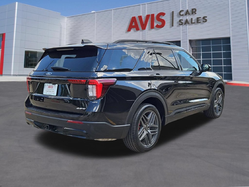 Used 2025 Ford Explorer ST-Line w/ ST-Line Street Pack AWD/4WD image 6