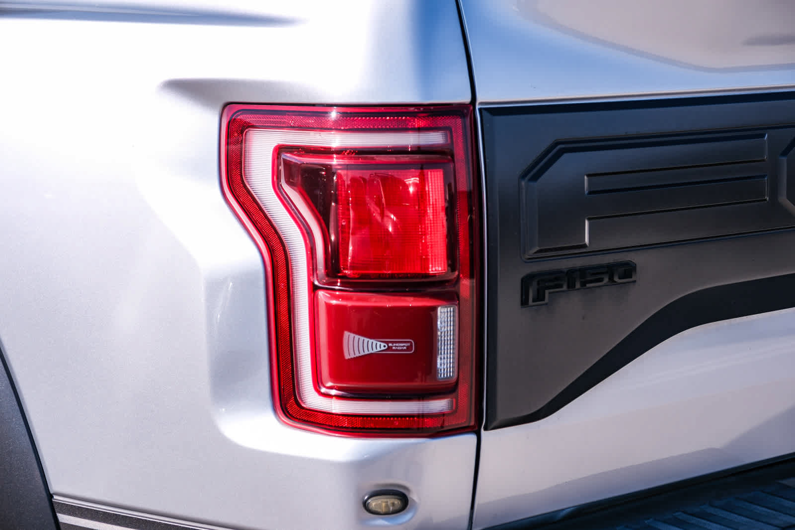 Used 2017 Ford F150 Raptor w/ Equipment Group 802A Luxury AWD/4WD image 7