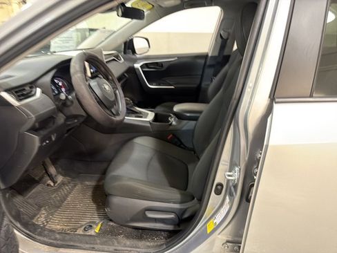Used 2024 Toyota RAV4 LE AWD/4WD image 6