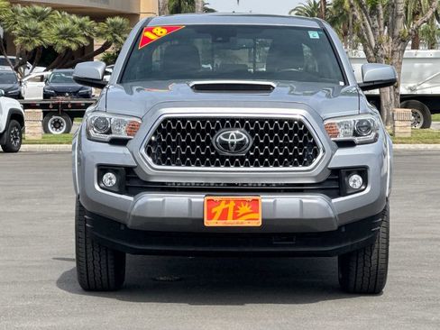 Used 2018 Toyota Tacoma TRD Sport w/ Technology Package RWD image 8
