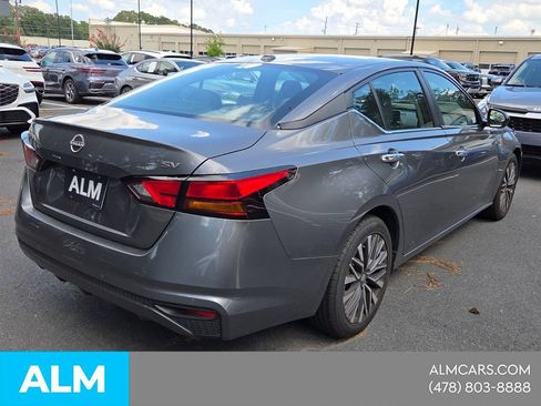 Used 2024 Nissan Altima 2.5 SV FWD image 7