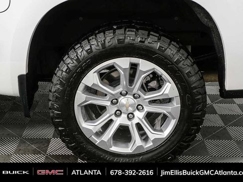 Used 2024 Chevrolet Silverado 1500 LTZ w/ LTZ Premium Package AWD/4WD image 36