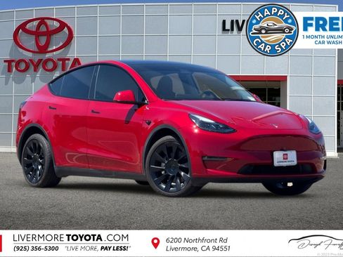Used 2023 Tesla Model Y Long Range AWD/4WD image 1