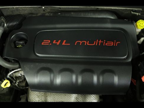 Used 2019 Jeep Renegade Latitude w/ Safety & Security Group II image 21