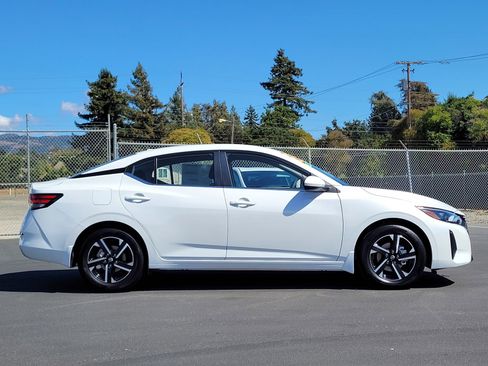 New 2025 Nissan Sentra SV w/ All-Weather Package image 4