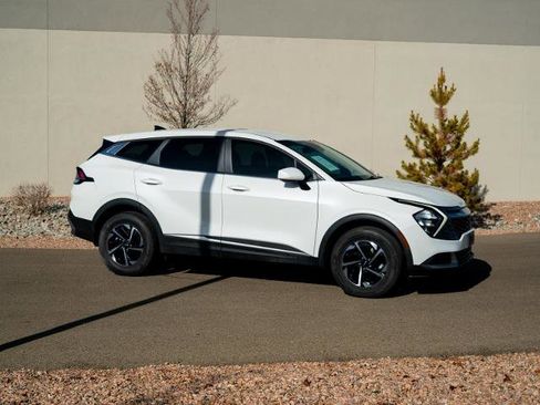 Used 2023 Kia Sportage LX image 4