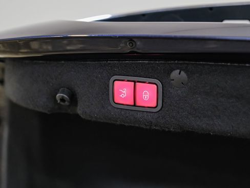 Used 2021 Mercedes-Benz C 300 4MATIC Sedan image 49