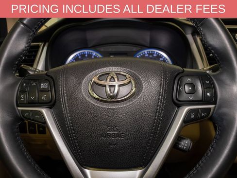 Used 2018 Toyota Highlander Limited FWD image 21