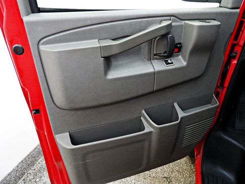 Used 2020 Chevrolet Express 3500 LS RWD image 6