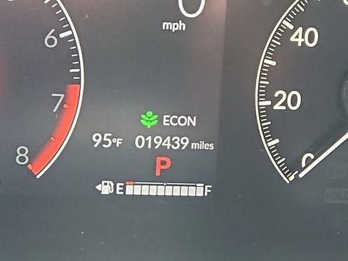 Used 2025 Honda HR-V LX image 19