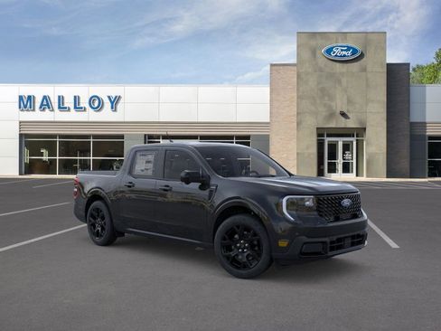 New 2026 Ford Maverick Lariat w/ Black Appearance Package image 7