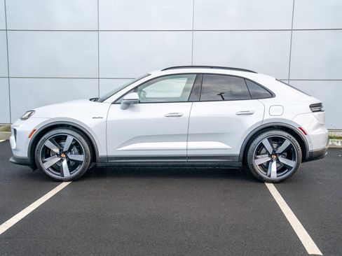 New 2026 Porsche Macan 4 Electric image 2