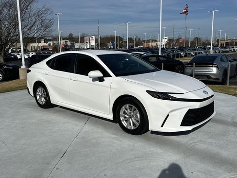 Certified 2025 Toyota Camry LE image 2