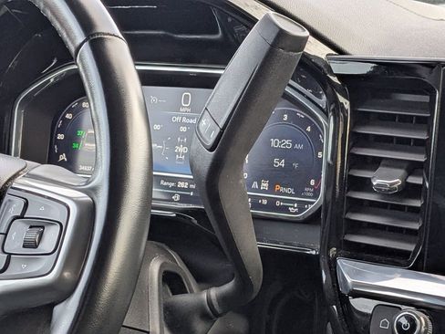 Used 2025 Chevrolet Silverado 1500 LT image 20