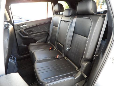 Used 2022 Volkswagen Tiguan SE R-Line image 45