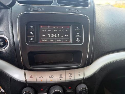 Used 2018 Dodge Journey SE w/ Connectivity Group FWD image 11