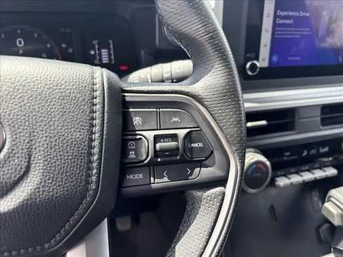 Used 2025 Toyota 4Runner SR5 AWD/4WD image 19
